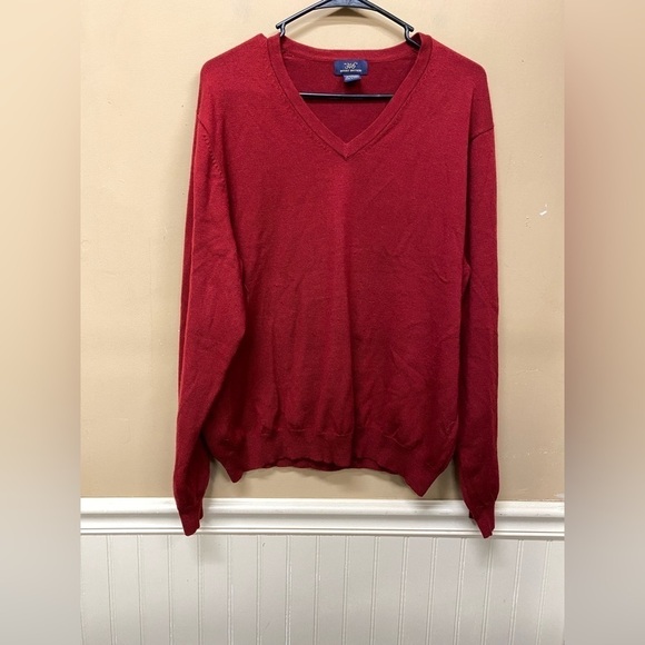 346  Brooks Brother SWEATER Sz L V NECK  LONG SLEEVE Red Wool Blend - Picture 1 of 5